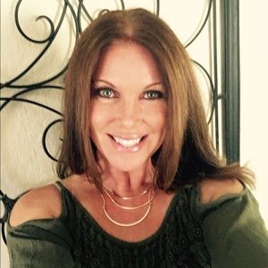 Meet your Posher, Denise